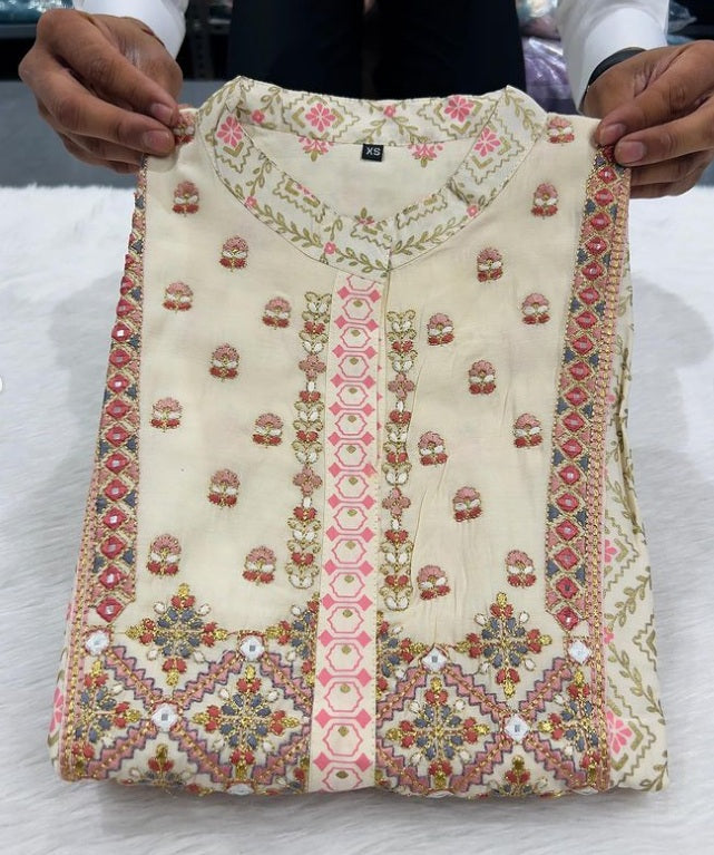 Women Embroidered Kurta Sharara Set With Havy Dupatta